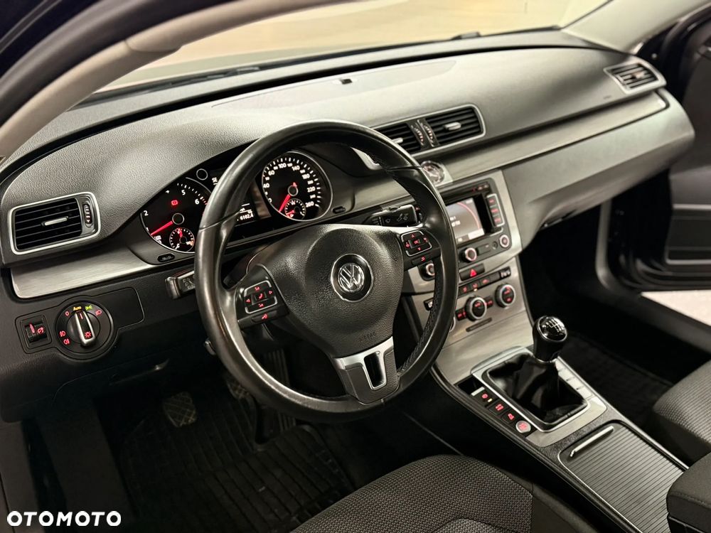 Volkswagen Passat 1.4 TSI BMT Comfortline - 10