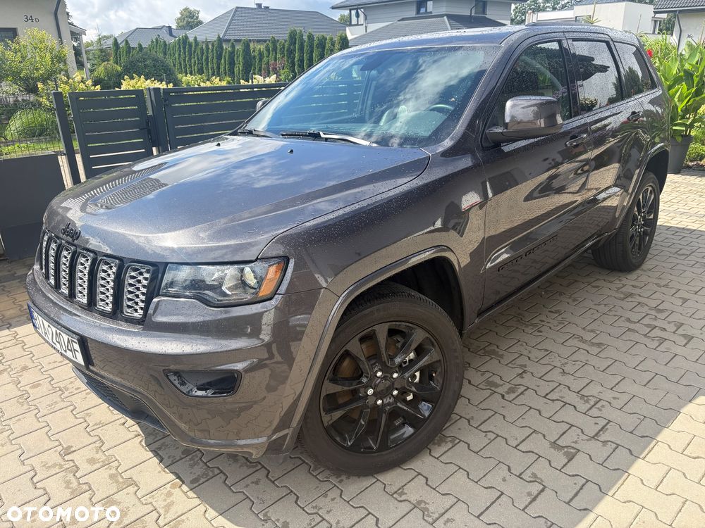 Jeep Grand Cherokee - 33