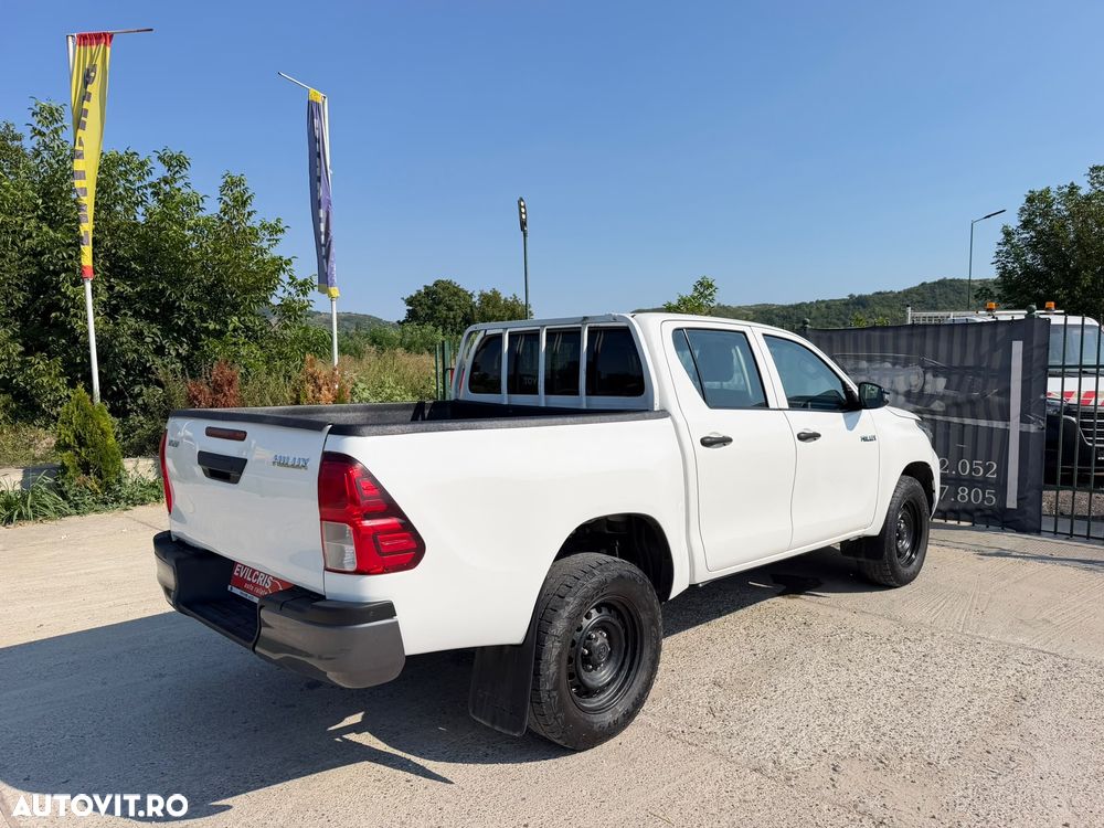 Toyota Hilux 2.4D 150CP 4x4 Double Cab 6MT Style - 8