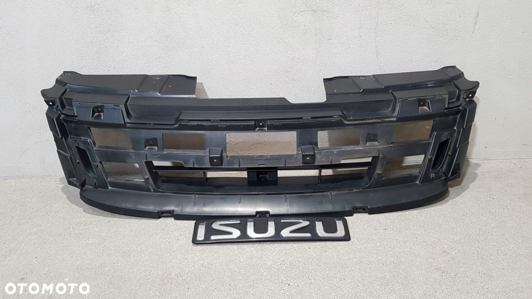 ATRAPA CHŁODNICY GRIL ISUZU D-MAX II 11- - 1