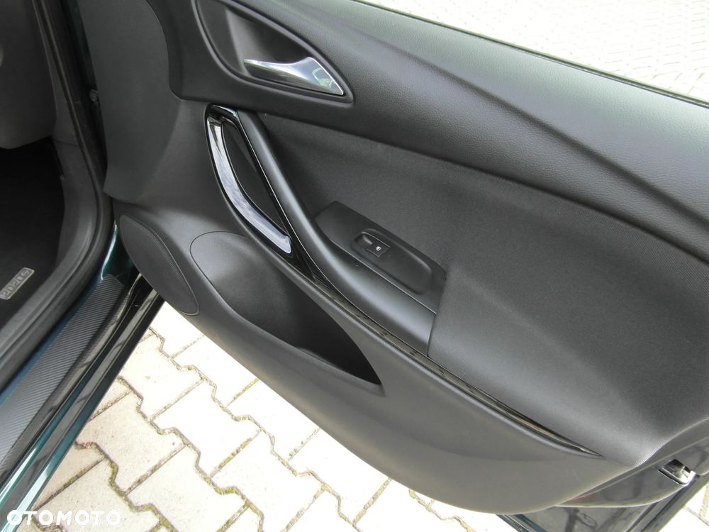 Opel Astra 1.4 T Dynamic - 30