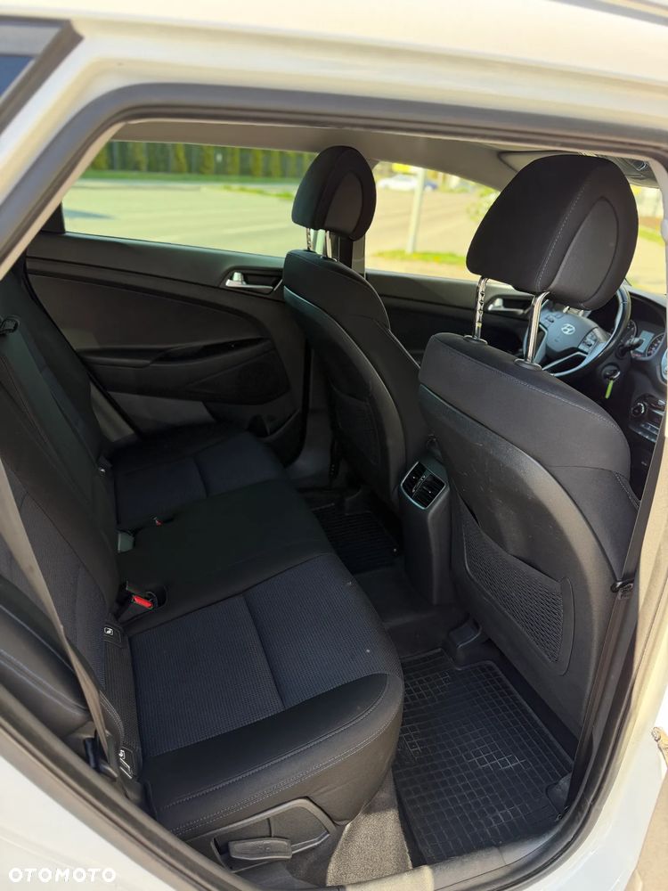 Hyundai Tucson 1.7 CRDI BlueDrive GO 2WD - 20