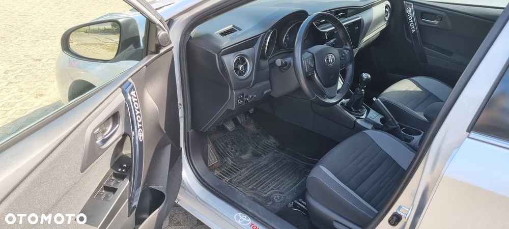 Toyota Auris 1.6 Premium - 14