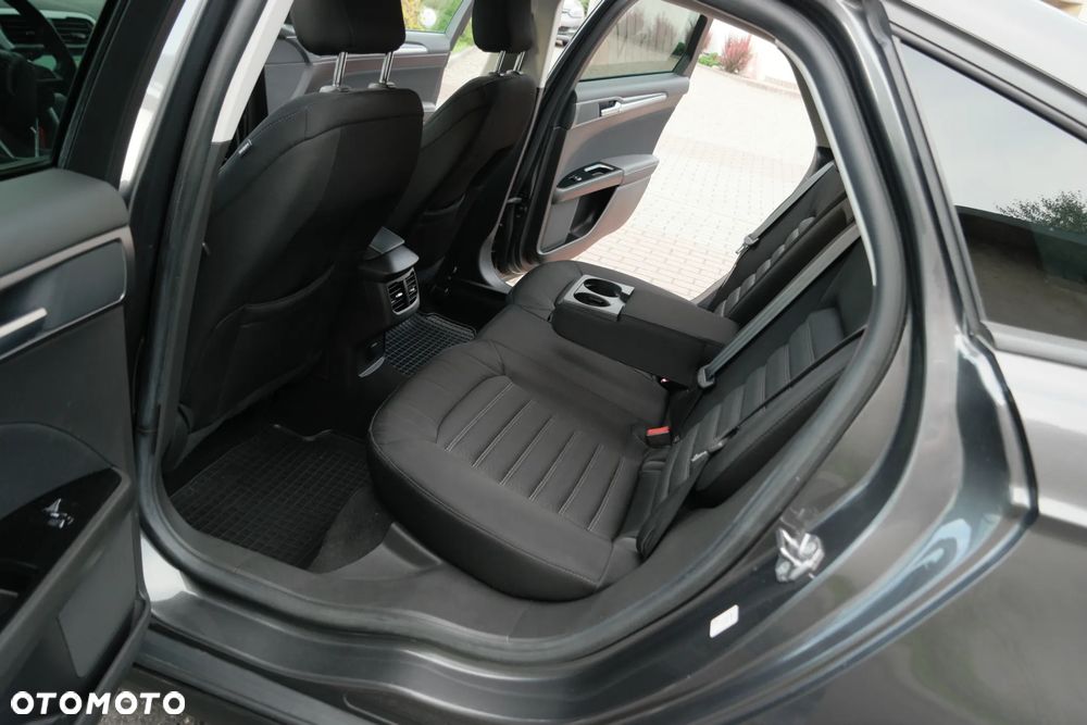 Ford Mondeo - 23