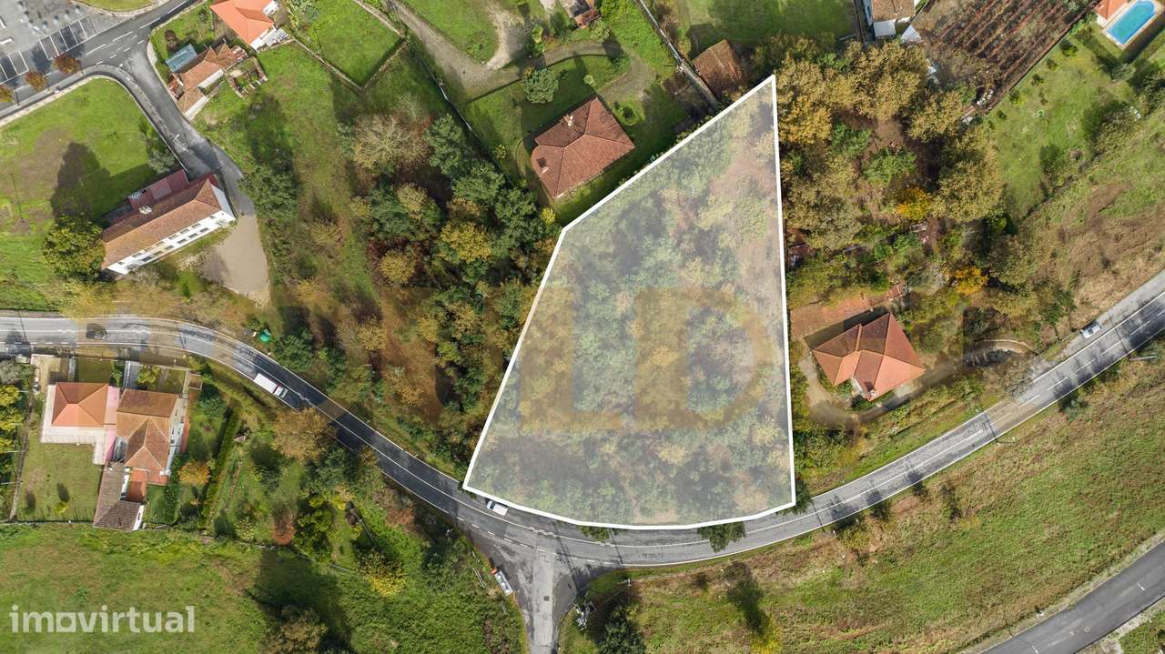 Terreno com capacidade construtiva em Monsul - Grande imagem: 2/12