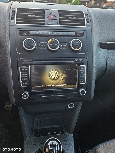 Volkswagen Touran - 19