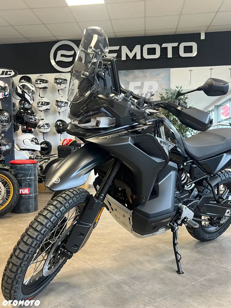 CFMoto MT - 4