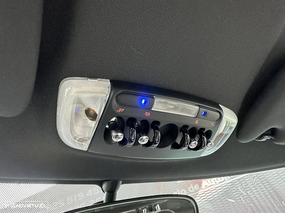 MINI 3 Portas Cooper D - 20