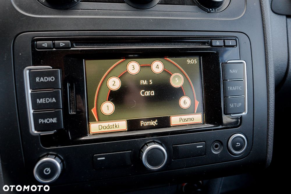 Volkswagen Touran 2.0 TDI Highline - 26