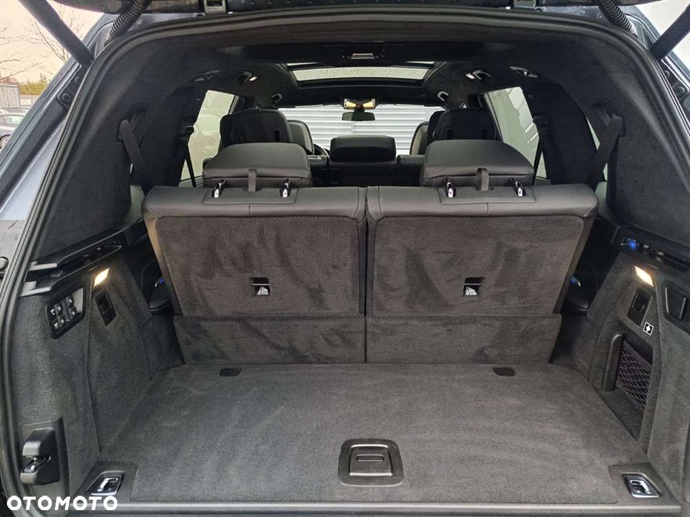 BMW X7 - 28