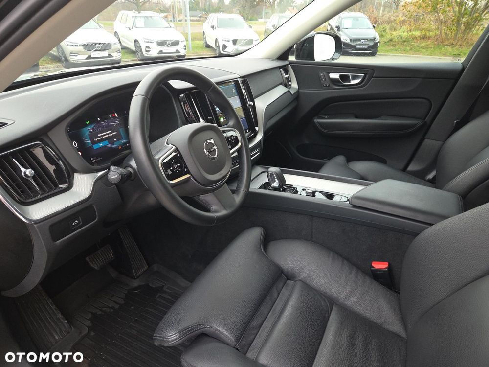 Volvo XC 60 B5 B AWD Plus Dark - 9