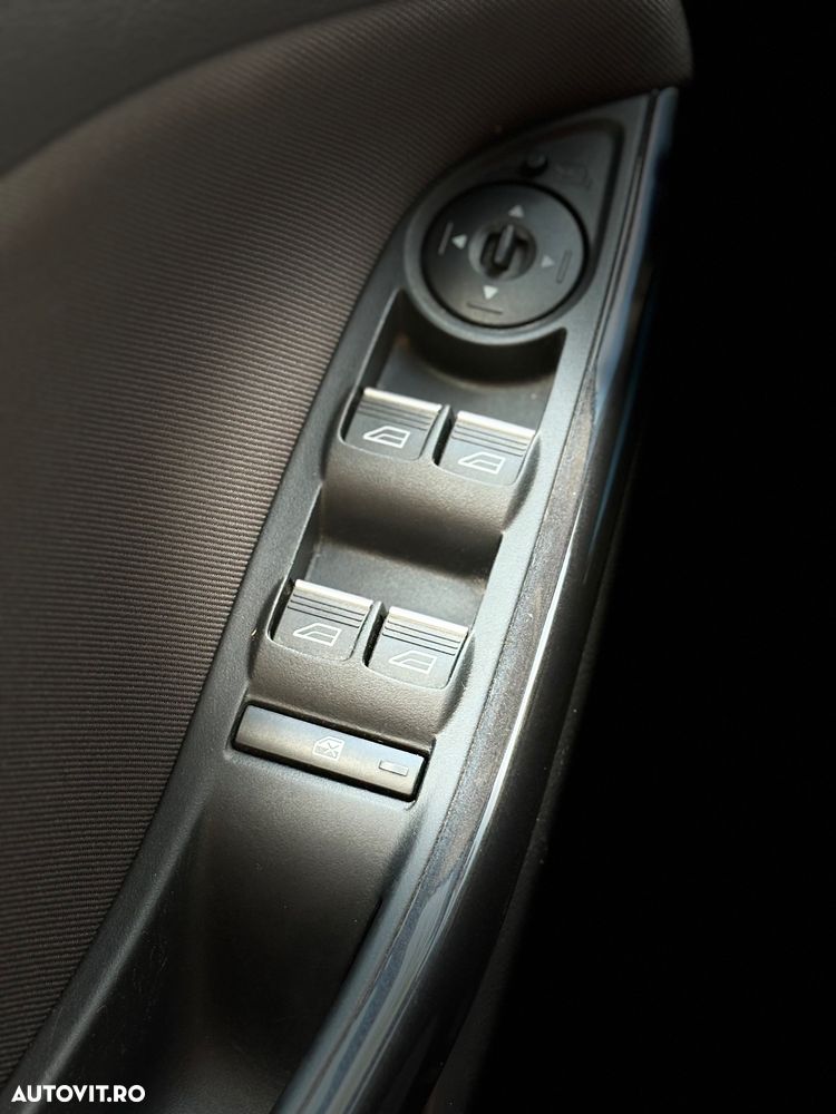 Ford Focus 1.5 TDCi Powershift Titanium - 8