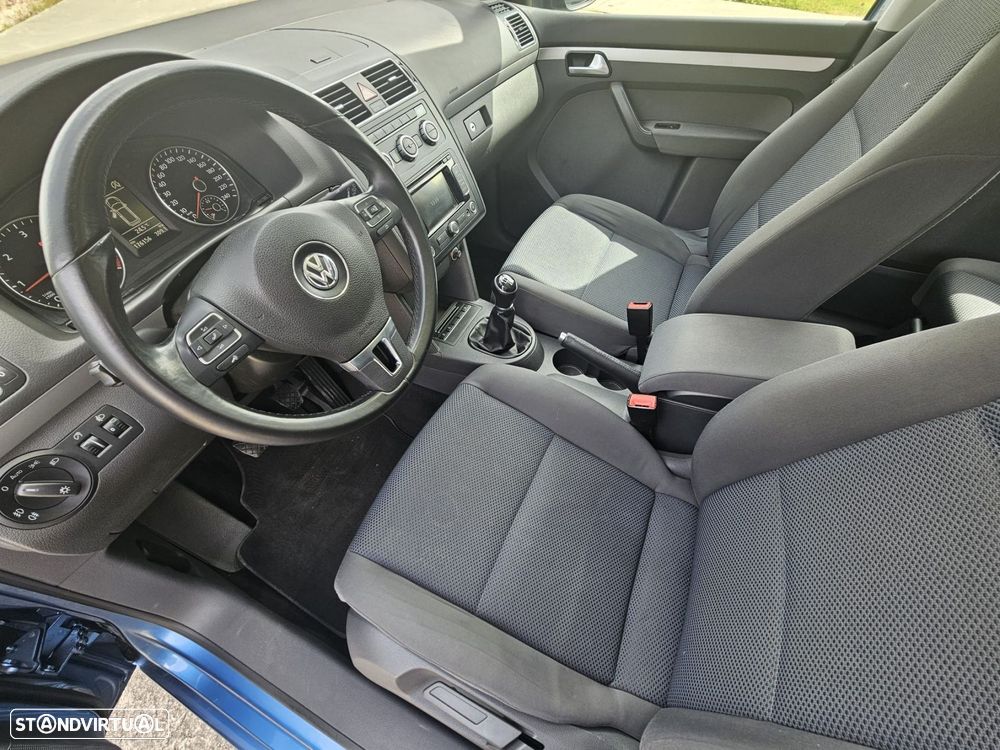 VW Touran 1.6 TDI Blue.Trendline 7L - 18