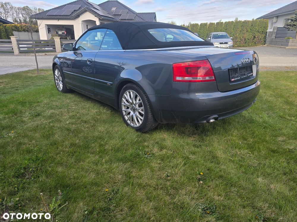 Audi A4 Cabrio 2.0 TDI DPF - 6