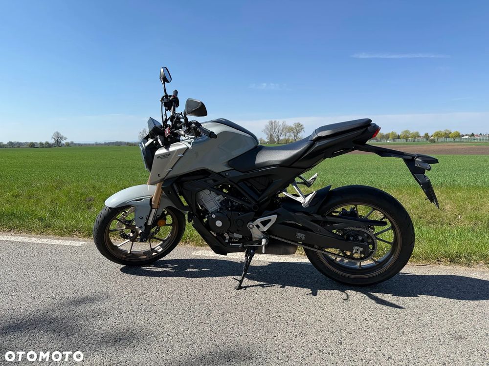 Honda CB - 2