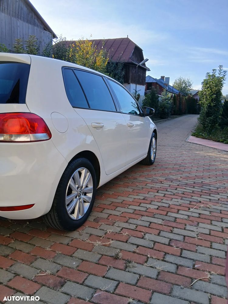 Volkswagen Golf - 10