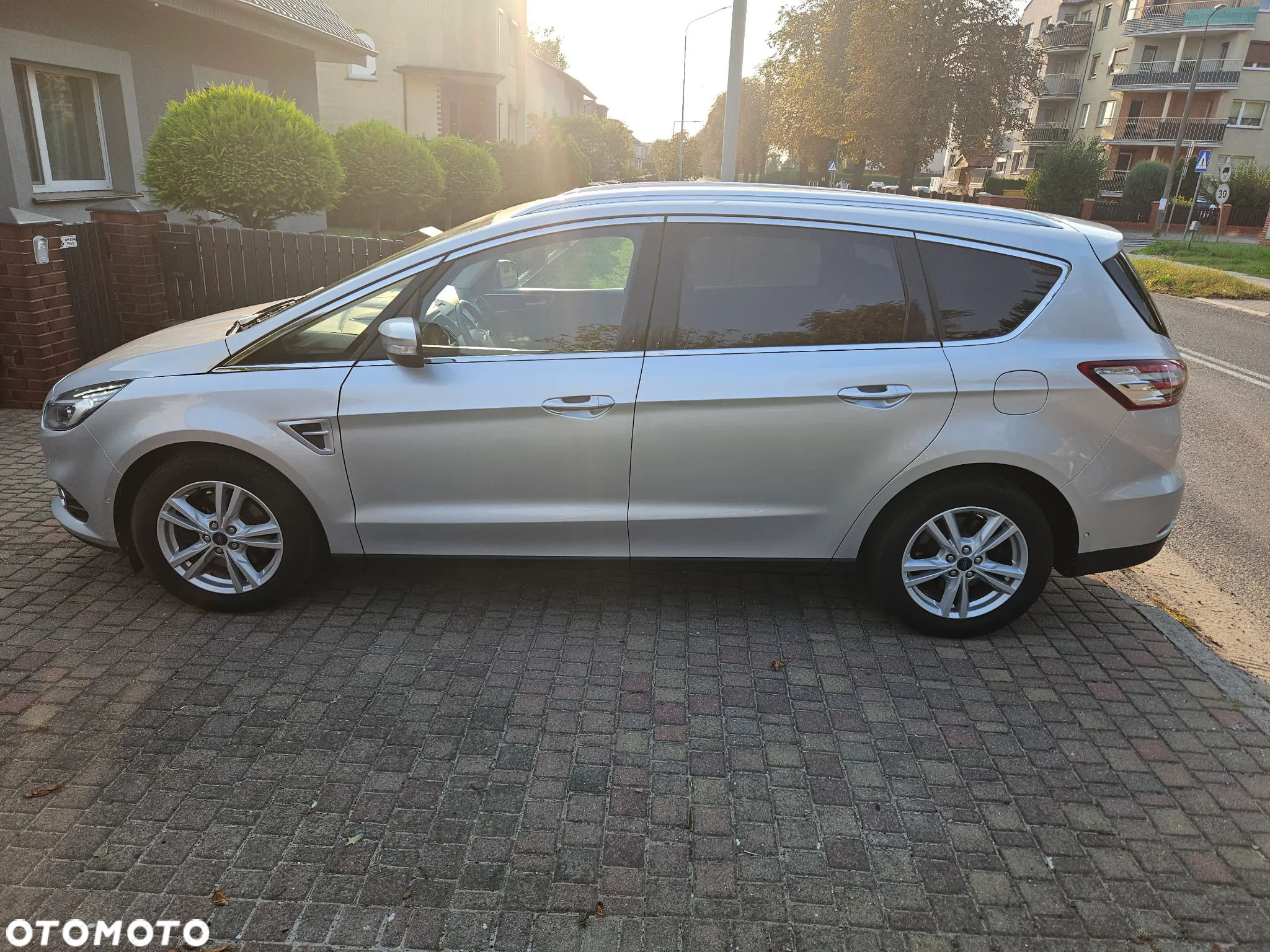 Ford S-Max - 24