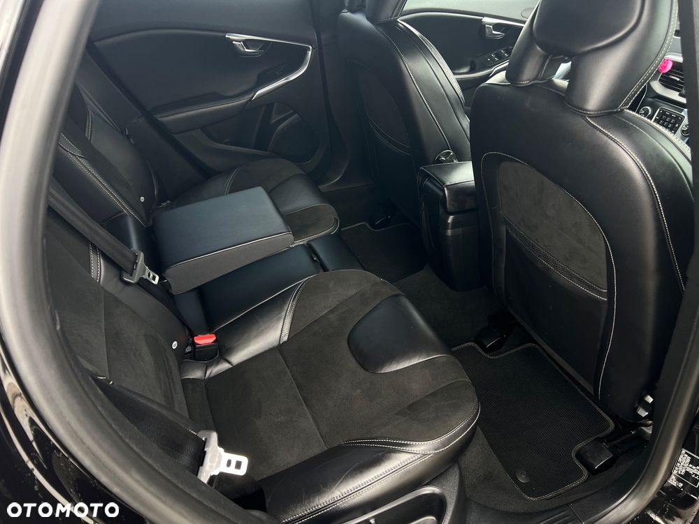 Volvo V40 D2 Drive-E R-Design Momentum - 11