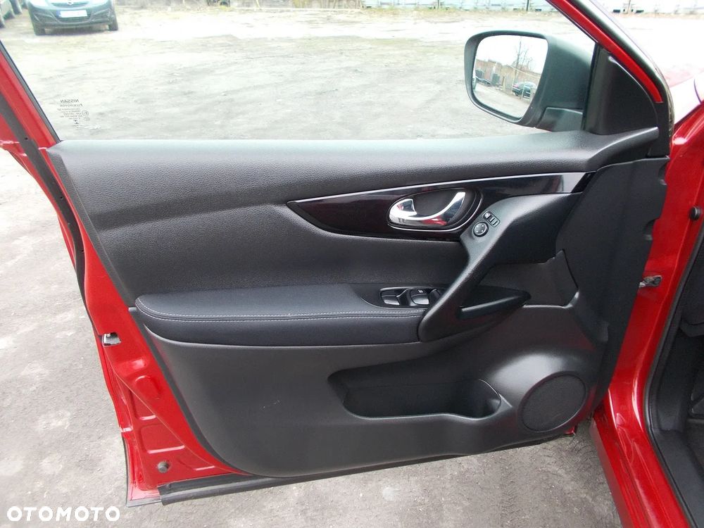 Nissan Qashqai 1.6 DCi Xtronic ACENTA - 25