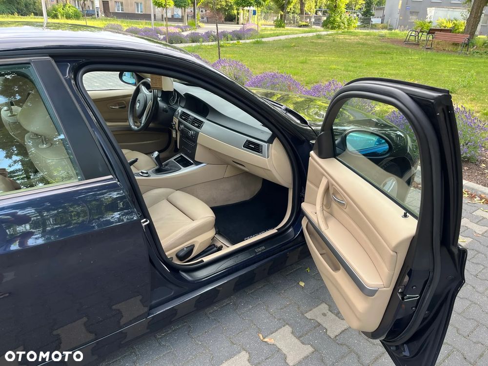 BMW Seria 3 320d - 4