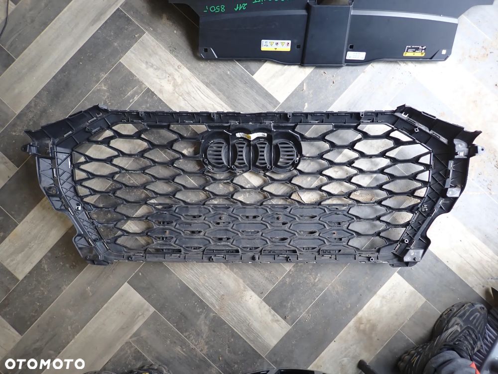 AUDI Q3 S-LINE LIFT GRILL 83F853651A - 6