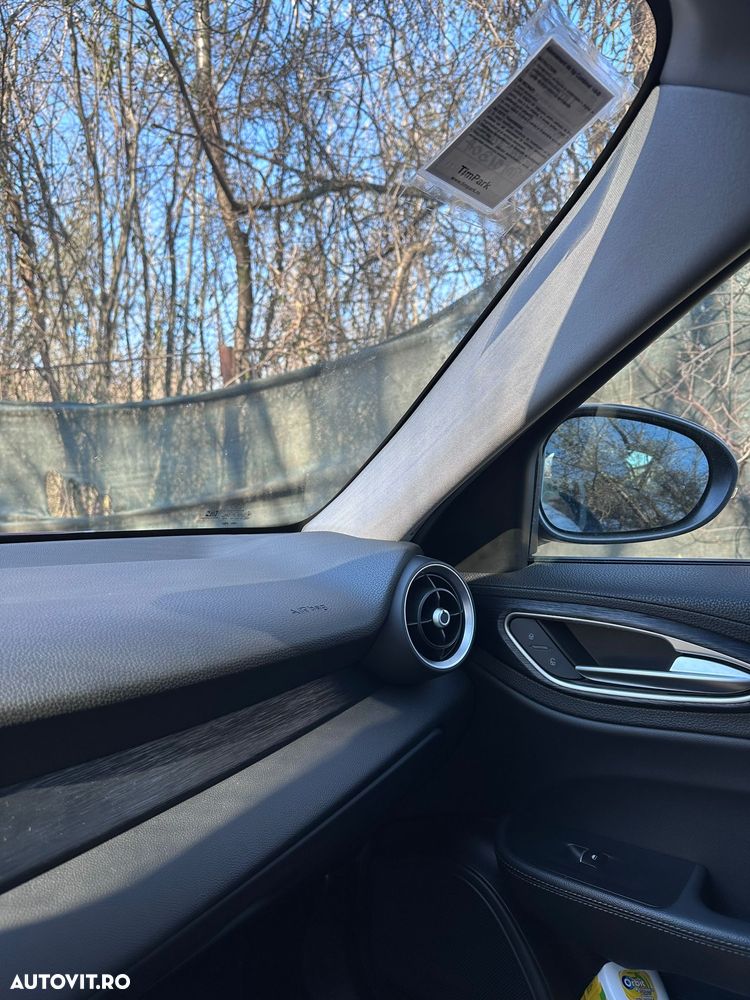 Alfa Romeo Giulia 2.0 Turbo 16V AT8 Business - 9