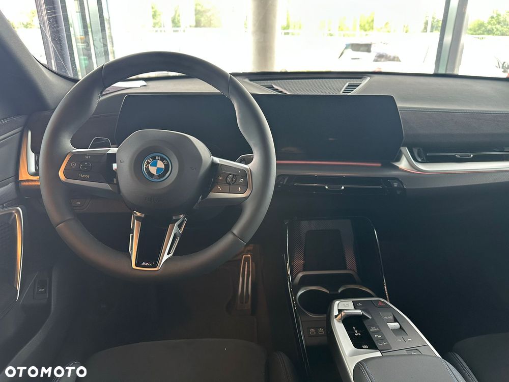 BMW iX2 eDrive20 66.5kWh M Sport Edition - 19