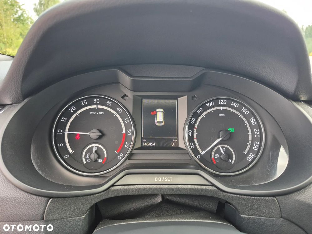 Skoda Octavia 2.0 TDI RS DSG - 16