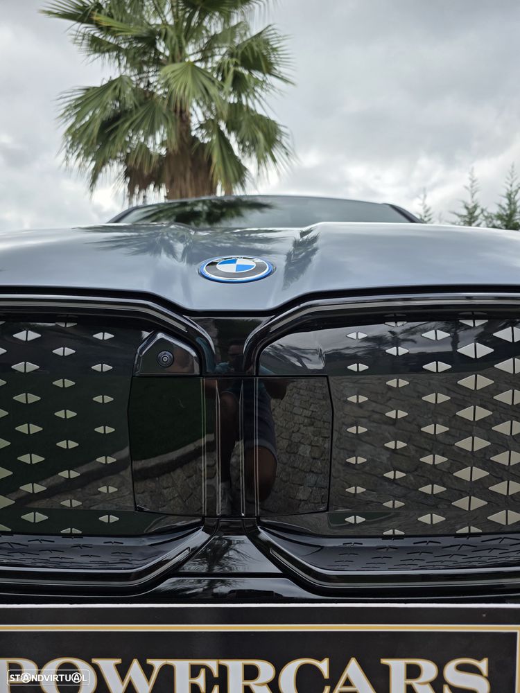 BMW iX2 eDrive20 Pack Desportivo M Pro - 9