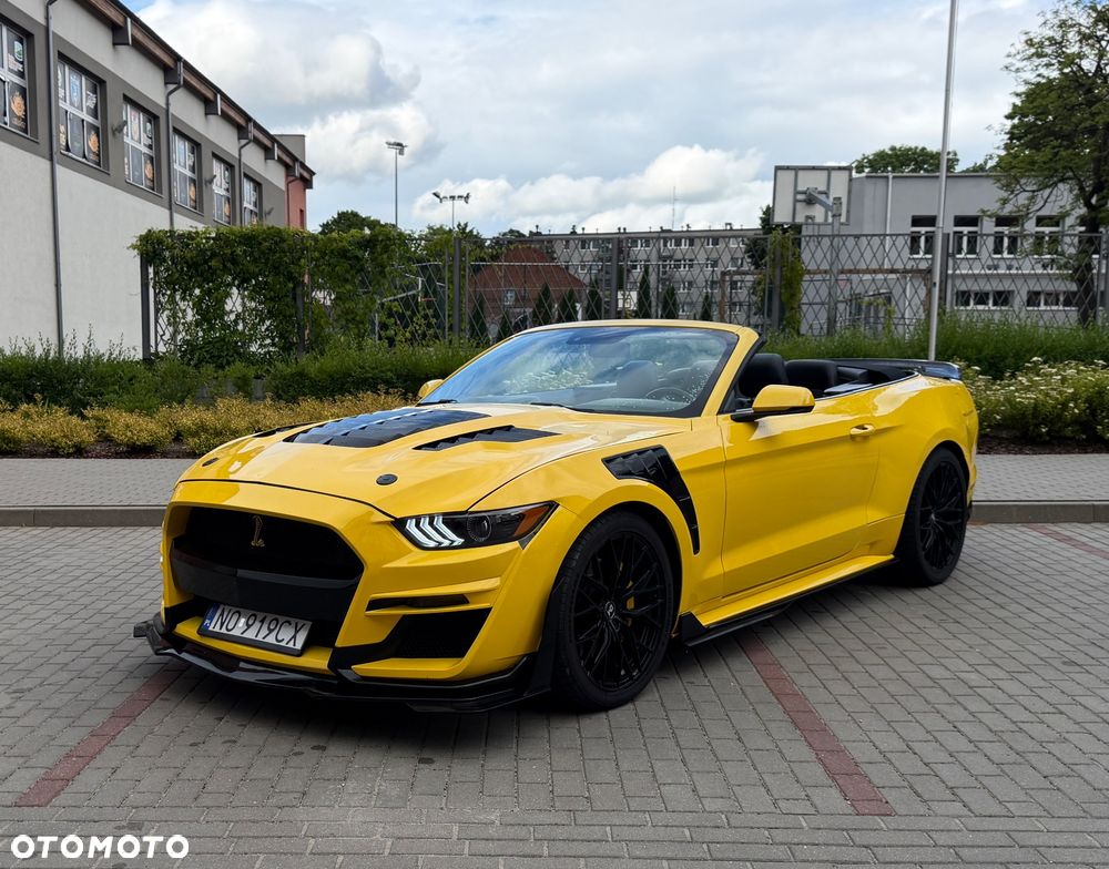 Ford Mustang - 1