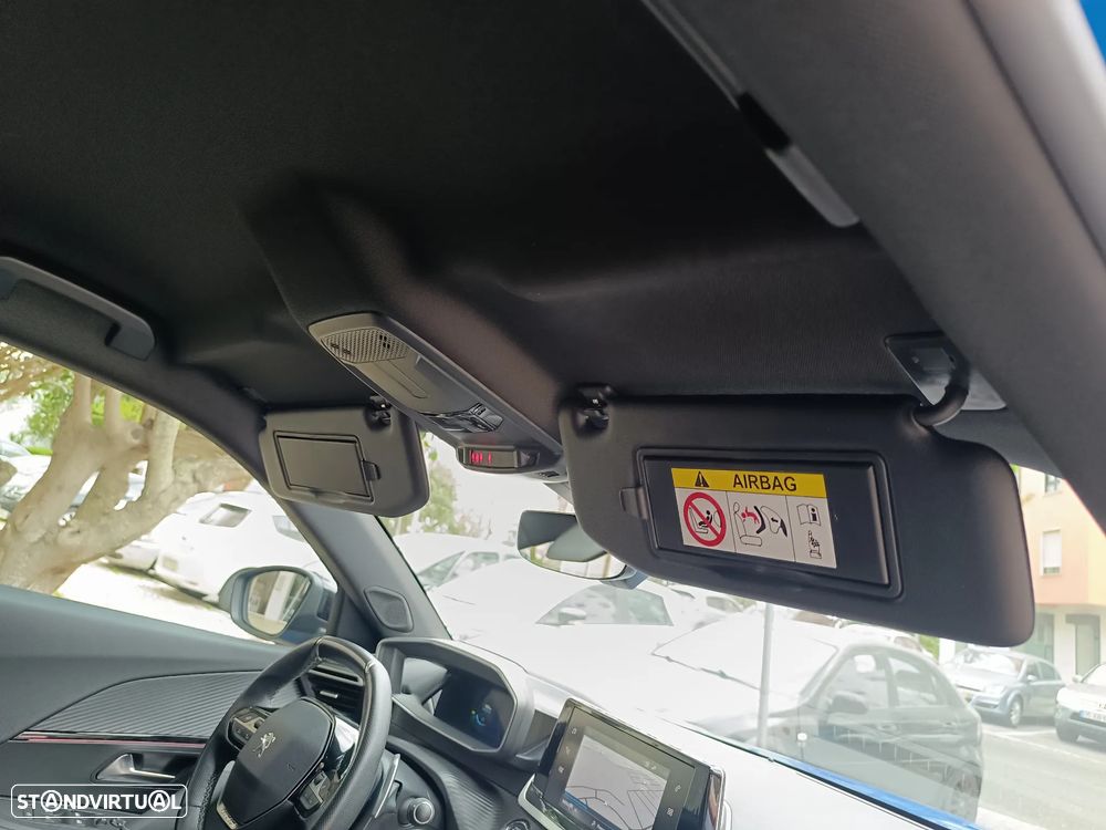 Peugeot 2008 PureTech 130 EAT8 GT - 21