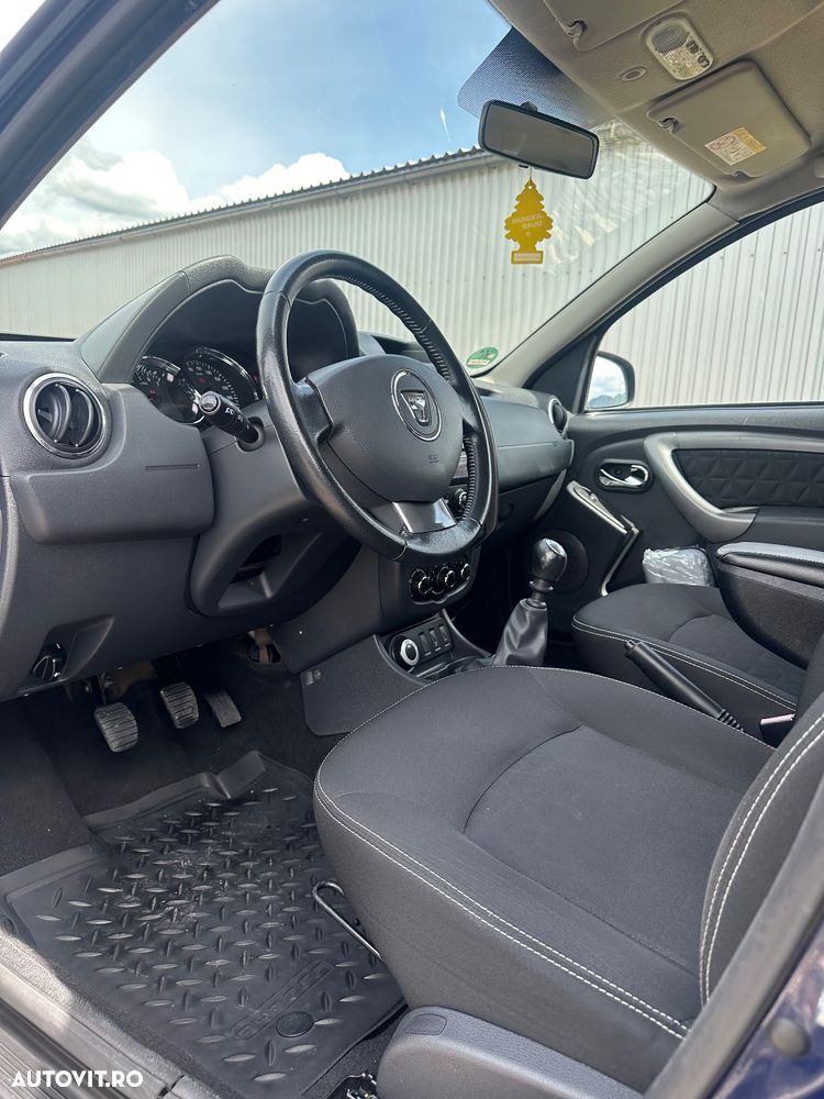 Dacia Duster 1.6 4x4 Laureate - 16
