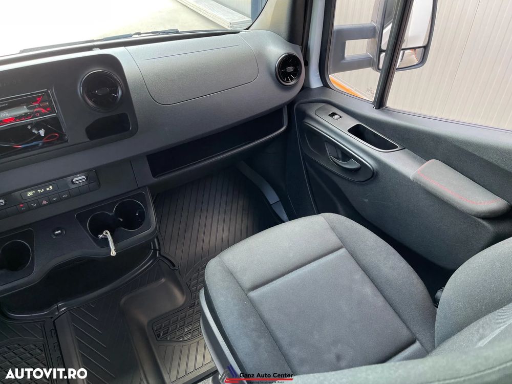 Mercedes-Benz Sprinter - 10