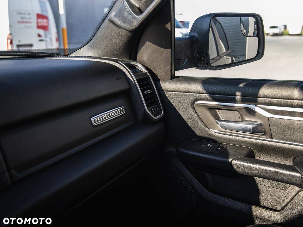 RAM 1500 5.7 Crew Cab Bighorn - 9