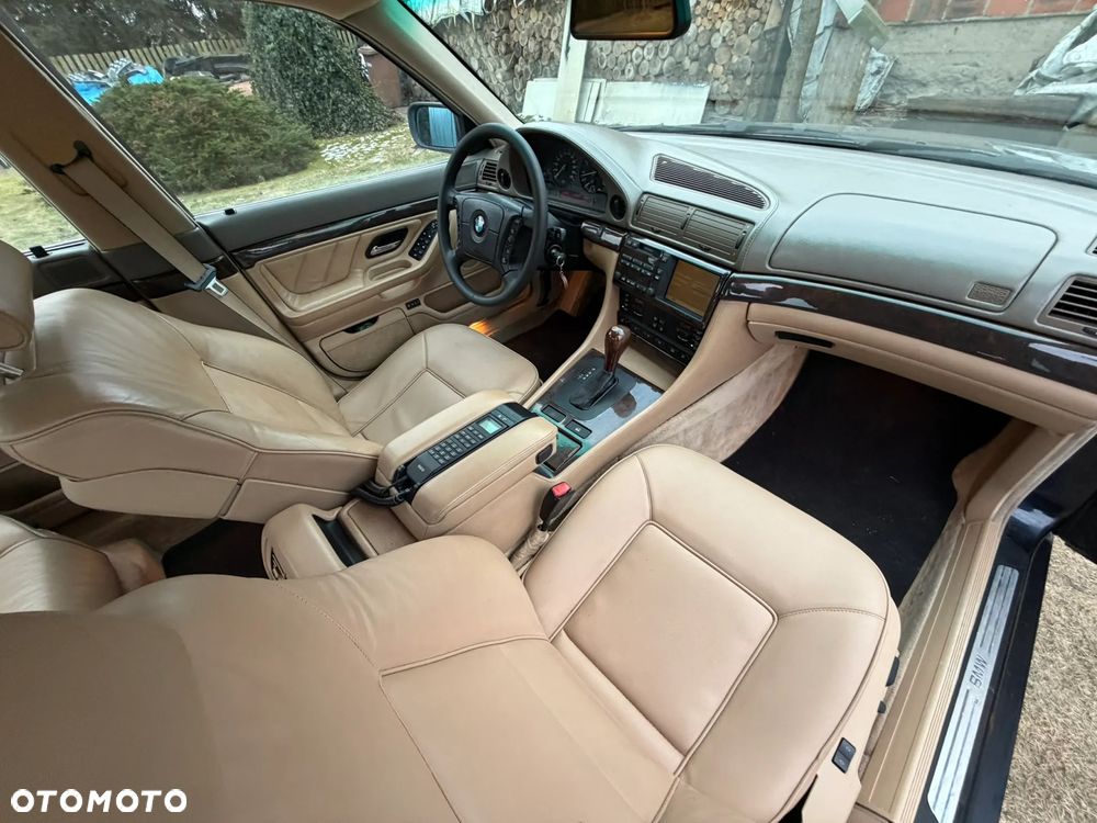 BMW Seria 7 750iL - 14