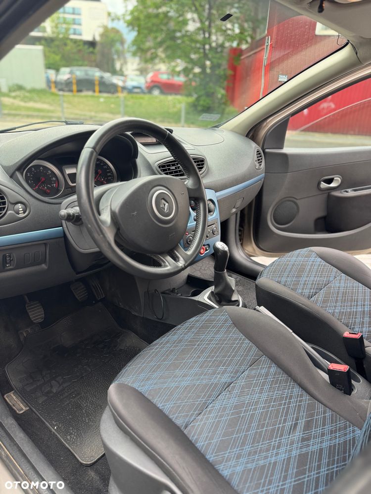 Renault Clio 1.2 16V Expression - 7