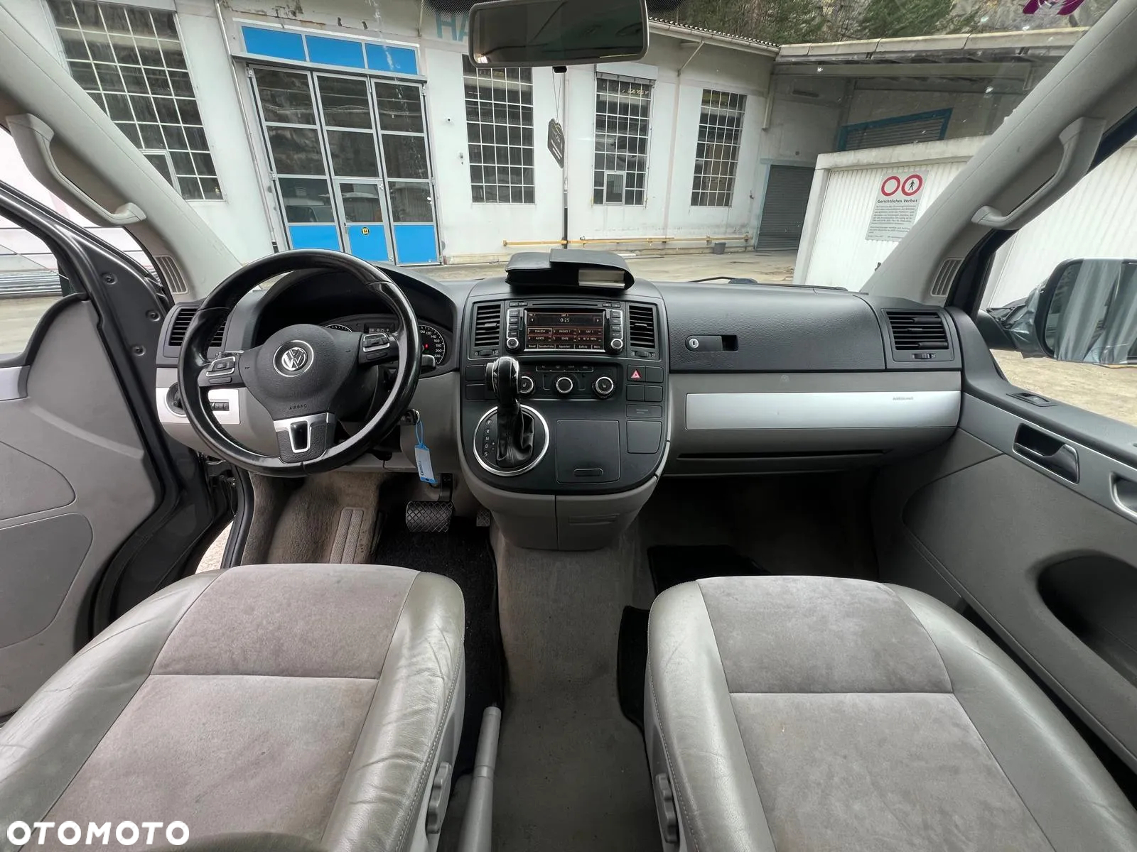 Volkswagen Multivan - 5