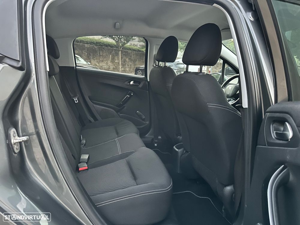 Peugeot 208 1.6 BlueHDi Style - 42