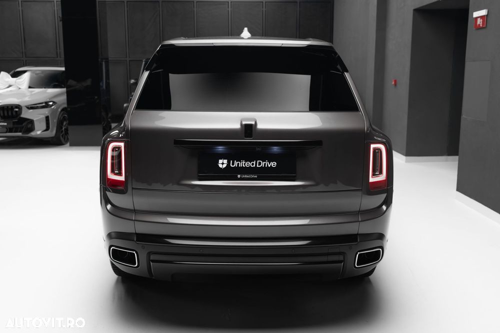 Rolls-Royce Cullinan Standard - 8