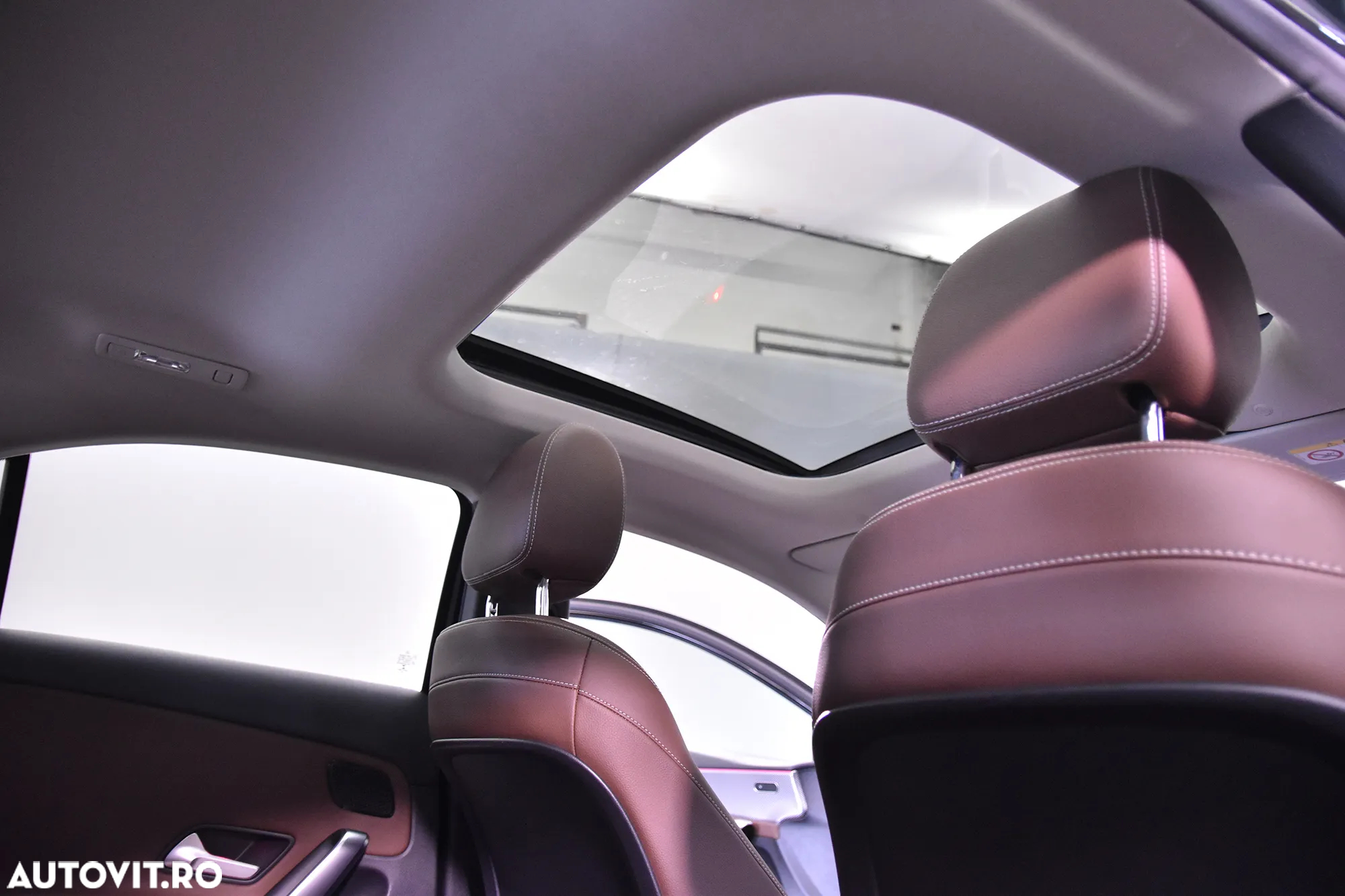 Mercedes-Benz A 220 4MATIC Sedan Aut. - 24