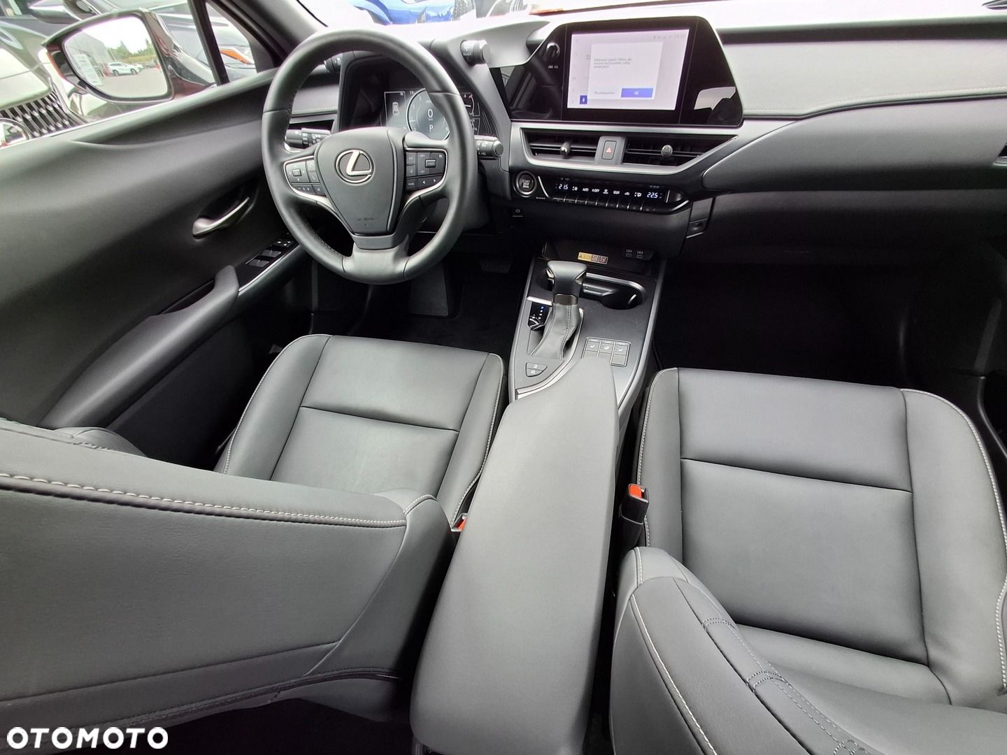 Lexus UX - 15