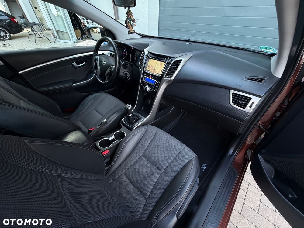 Hyundai i30 1.4 Premium - 12