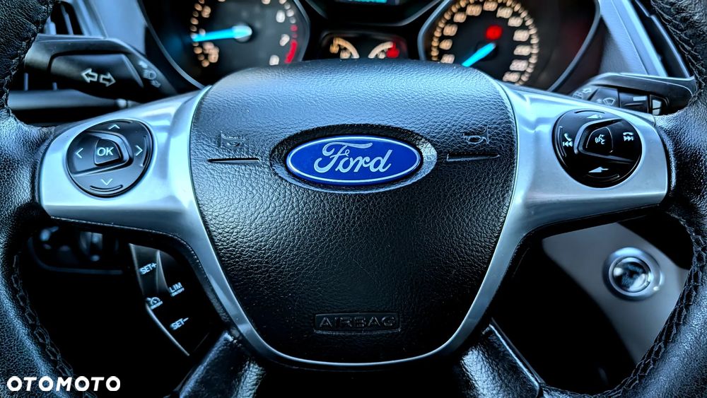 Ford Kuga 1.6 EcoBoost 2x4 Titanium - 40