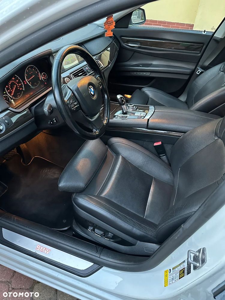 BMW Seria 7 740Li - 6