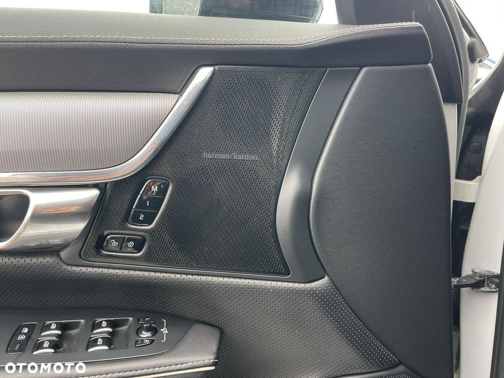 Volvo S90 T8 AWD Plug-In Hybrid R-Design - 18