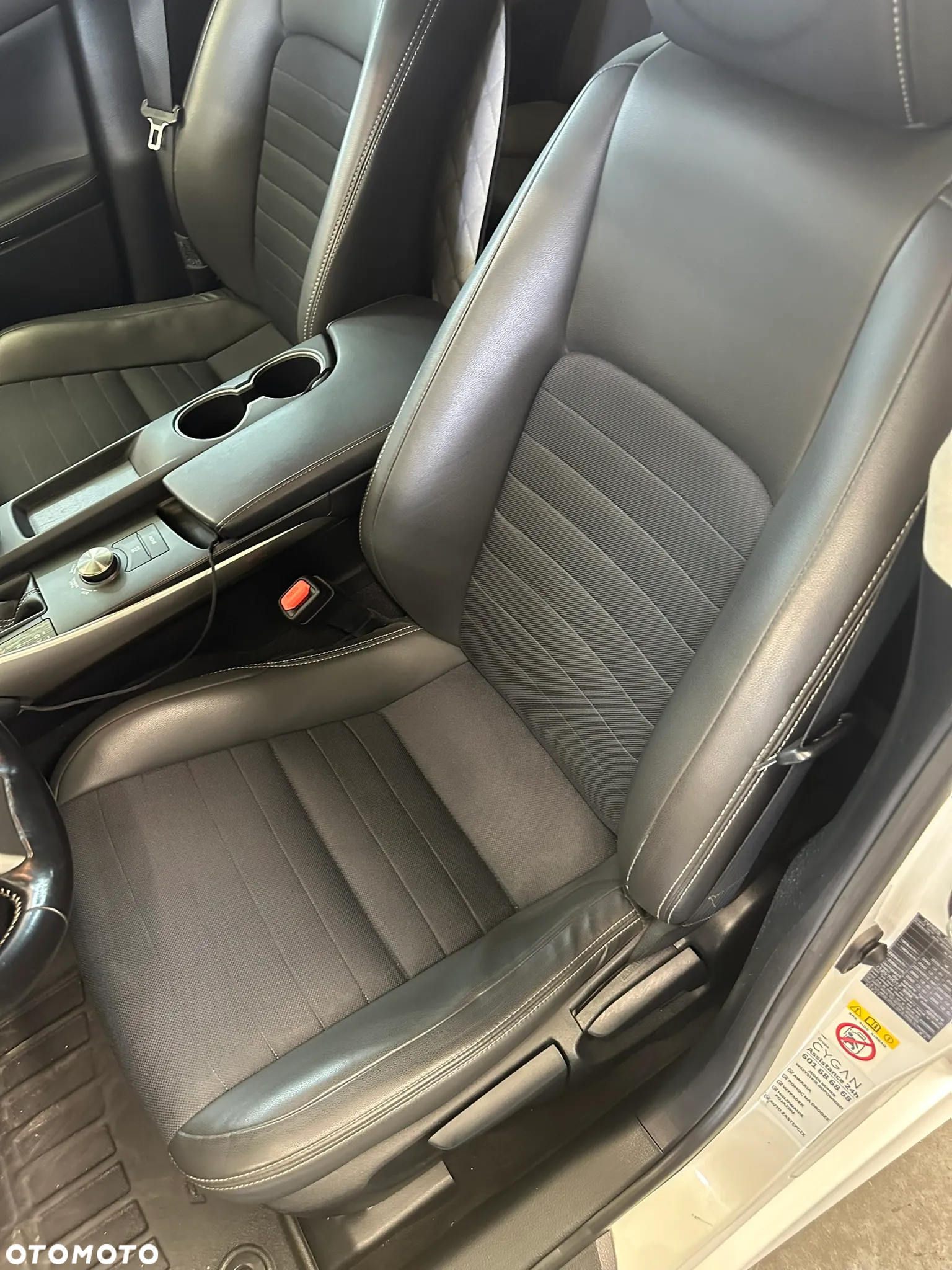 Lexus IS 200t / 300 Elegance - 20