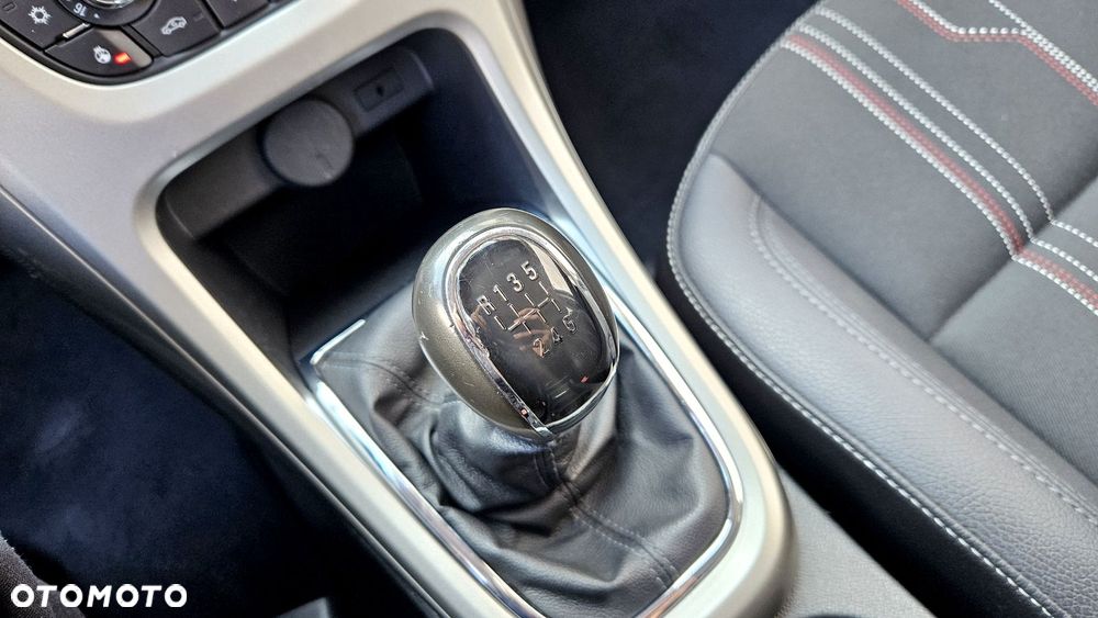 Opel Astra 1.4 Turbo 150 Jahre - 23