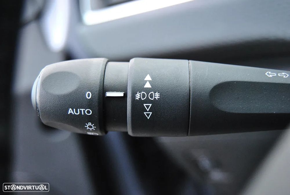 Peugeot 208 1.2 PureTech Signature - 26