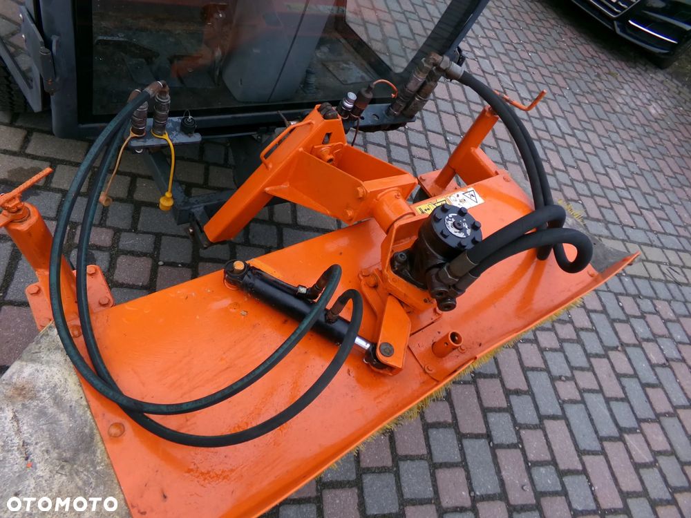 Hako citytrac 4200 zamiatarka solarko piaskarka 4x4 - 15