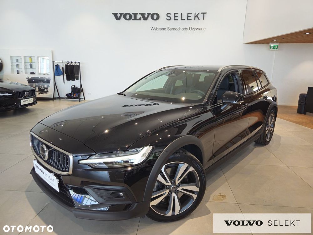Volvo V60 Cross Country - 1